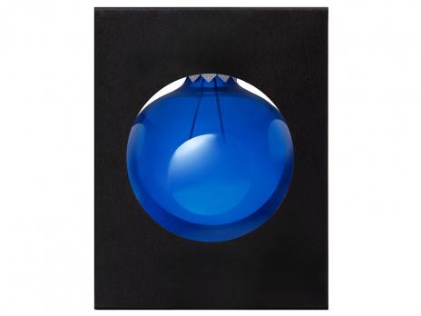 Стеклянный елочный шар Christmas bauble, синий прозрачный, с серебристым колпачком в черной коробке